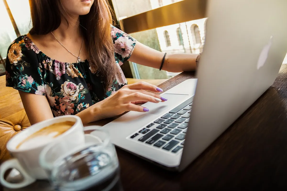 Comparing Three Bluebell Quarter Workspaces: Cafes, Co-working, and Library Desks